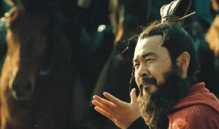 究竟是什么原因，使得曹操不得不背叛汉朝？