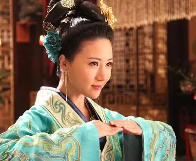 甄宓作为曹丕的皇后 她为何斗不过郭女王