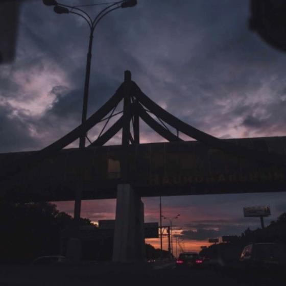 【爱情】形容现在的爱情是狗屁的句子（描写狗屁爱情句子唯美短句）