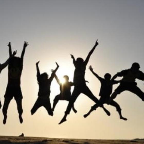 【伤感】适合发qq空间的说说初中（适合发qq空间的温暖说说）