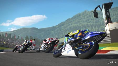 《世界摩托大奖赛17》游戏截图